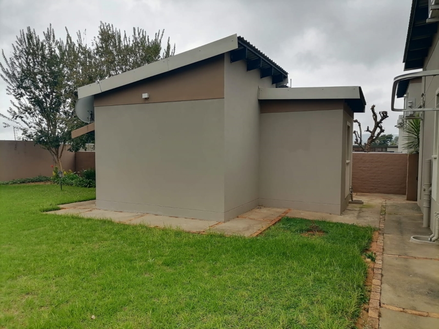 3 Bedroom Property for Sale in Geelhoutpark North West
